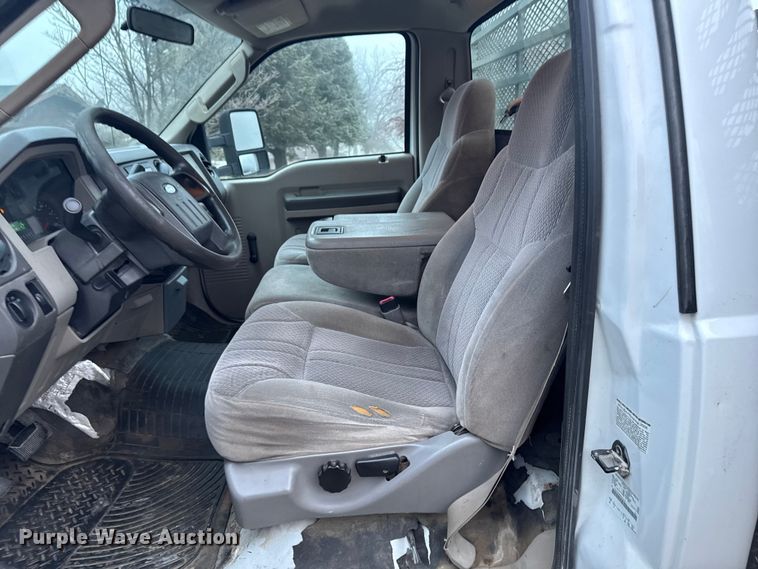 image for item EA2232 2008 Ford F550 flatbed truck