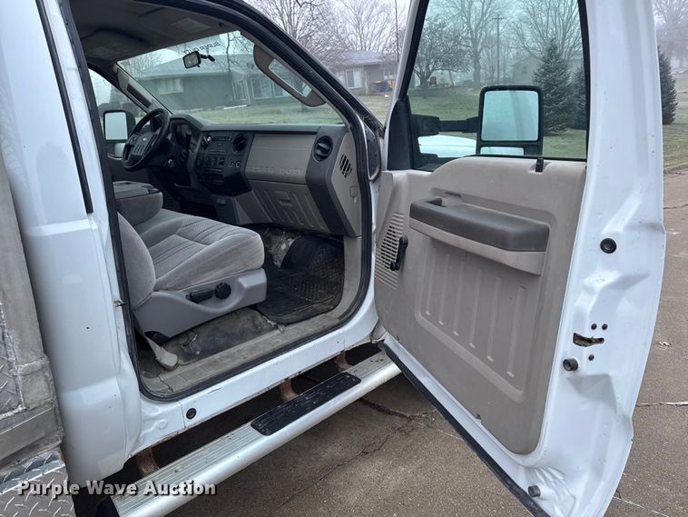 image for item EA2232 2008 Ford F550 flatbed truck