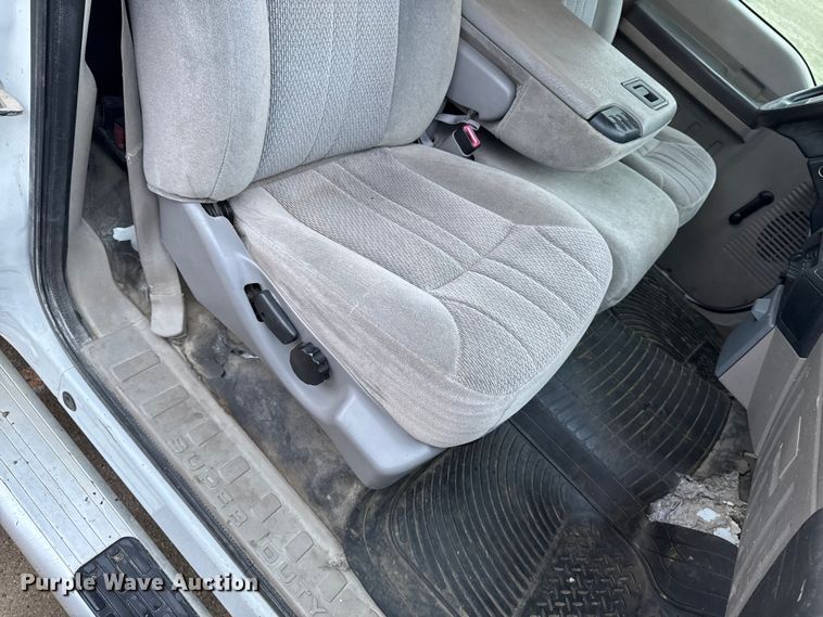 image for item EA2232 2008 Ford F550 flatbed truck