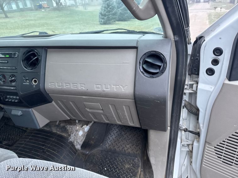 image for item EA2232 2008 Ford F550 flatbed truck