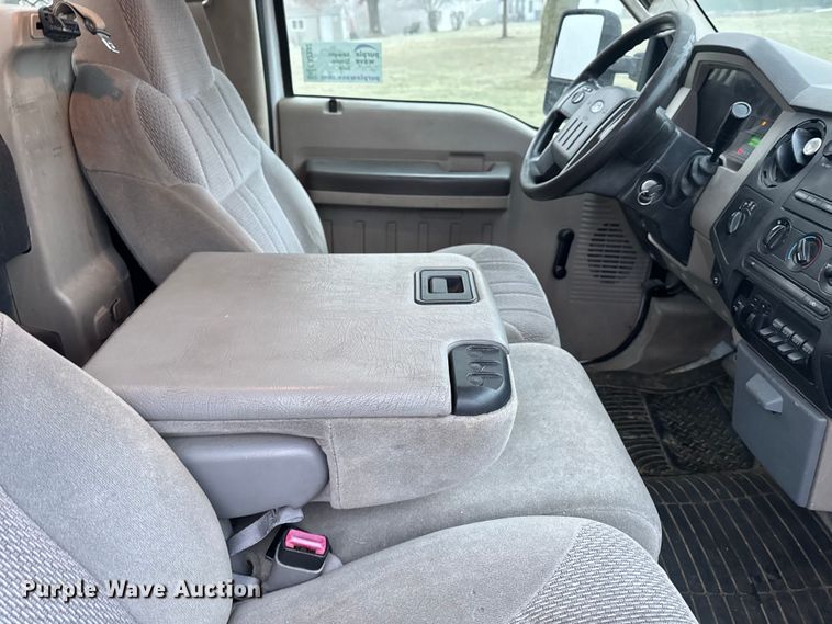 image for item EA2232 2008 Ford F550 flatbed truck