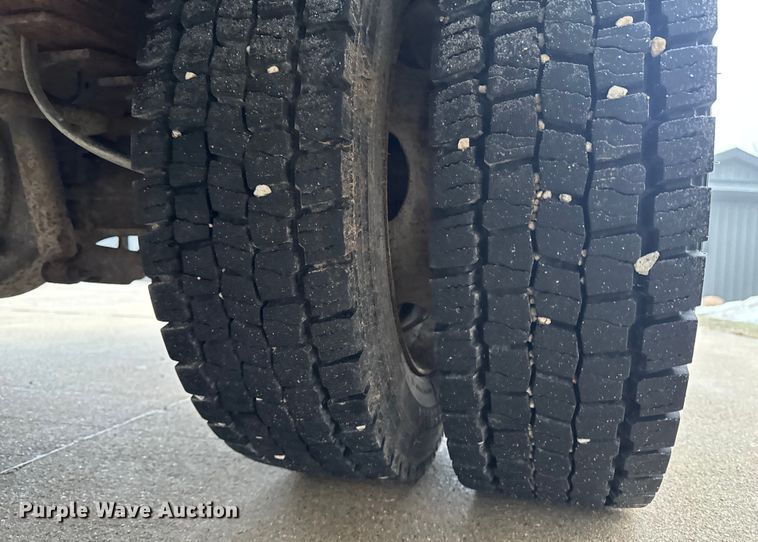 image for item EA2232 2008 Ford F550 flatbed truck