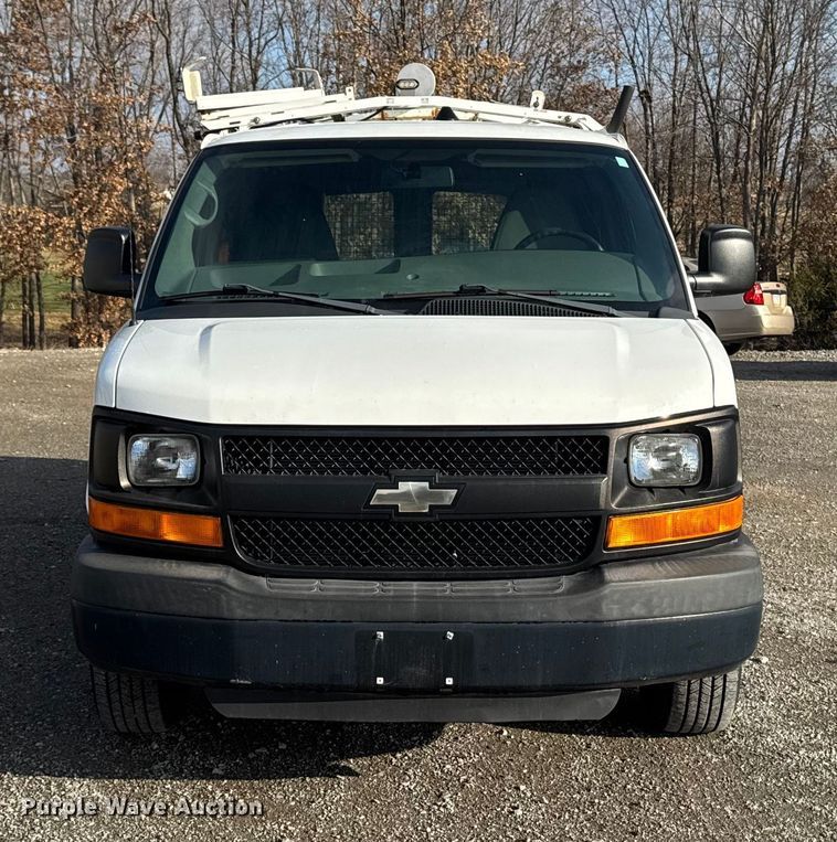 image for item EA2235 2013 Chevrolet Express van