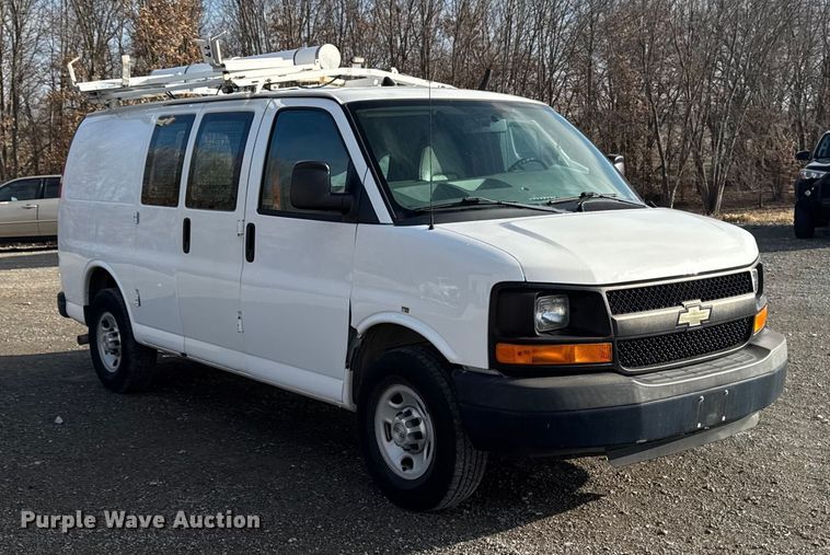 image for item EA2235 2013 Chevrolet Express van
