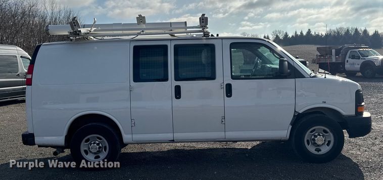 image for item EA2235 2013 Chevrolet Express van