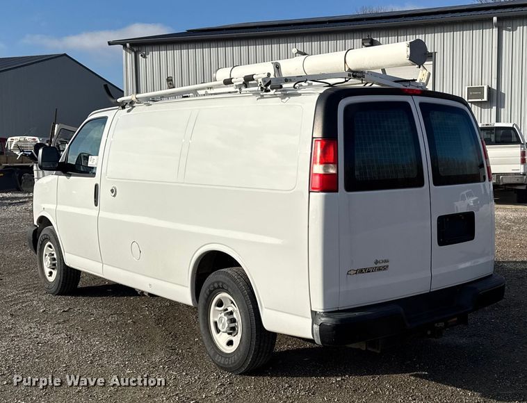image for item EA2235 2013 Chevrolet Express van
