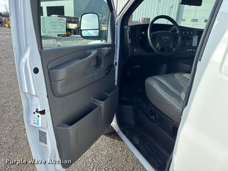 image for item EA2235 2013 Chevrolet Express van