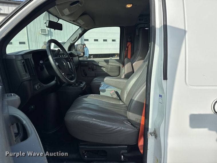 image for item EA2235 2013 Chevrolet Express van