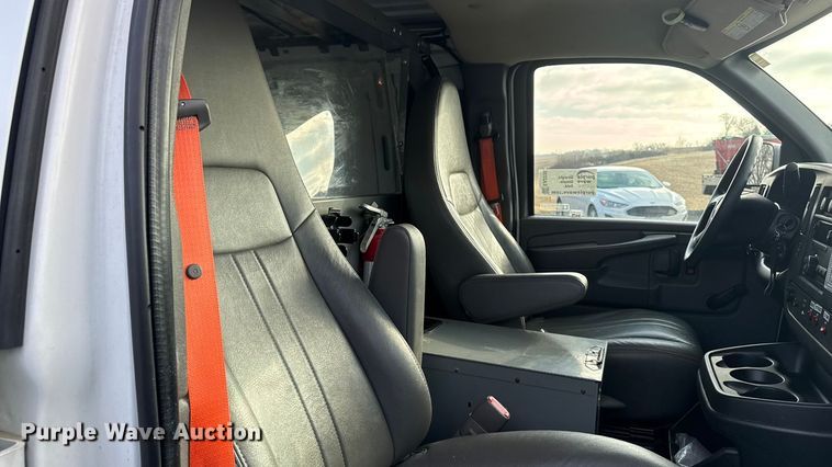 image for item EA2235 2013 Chevrolet Express van