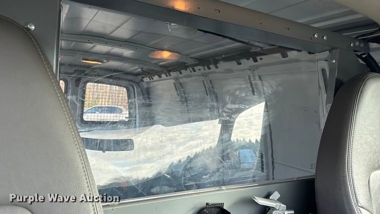 image for item EA2235 2013 Chevrolet Express van