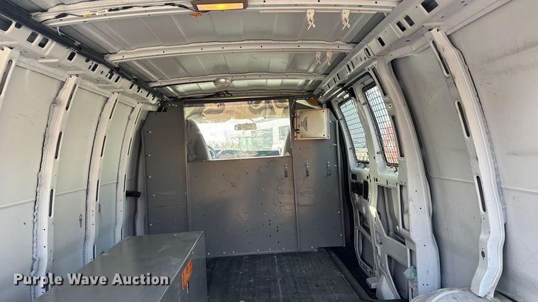 image for item EA2235 2013 Chevrolet Express van