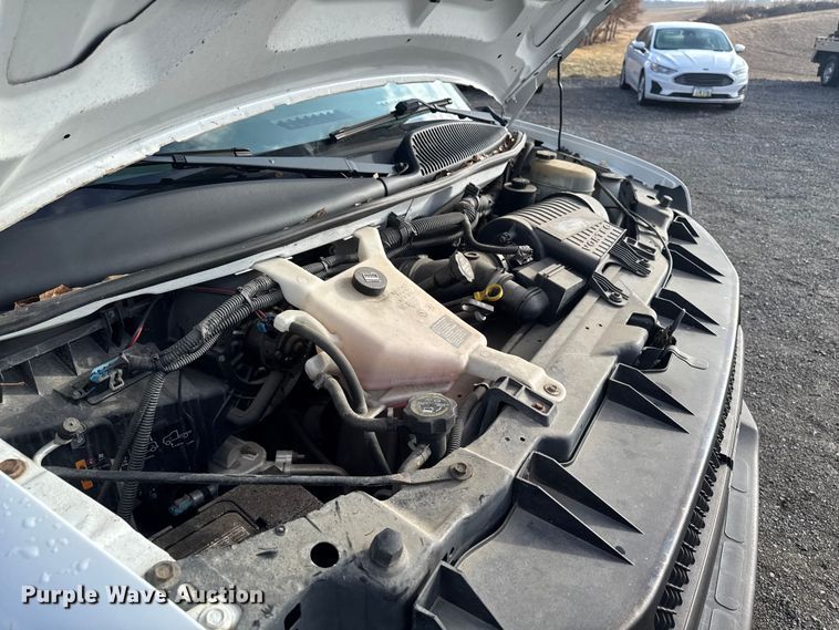 image for item EA2235 2013 Chevrolet Express van