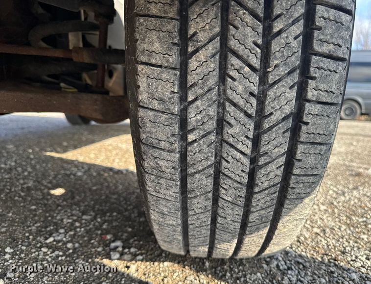 image for item EA2235 2013 Chevrolet Express van