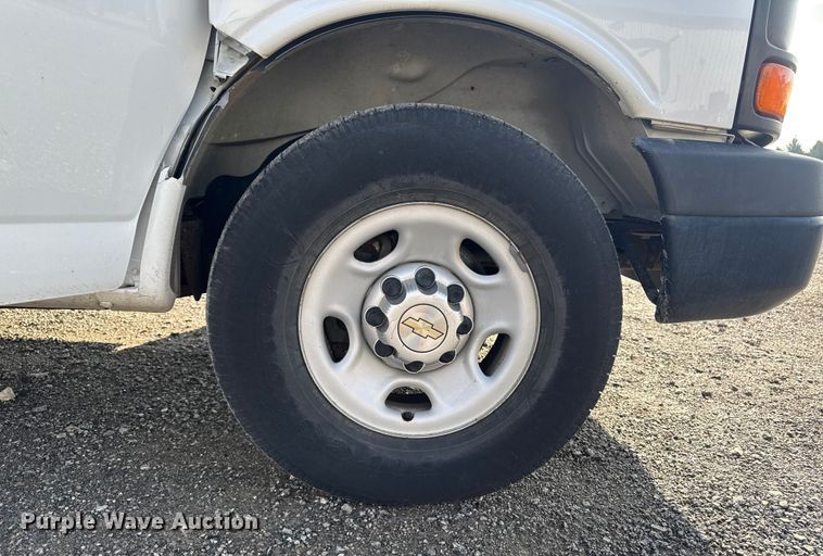 image for item EA2235 2013 Chevrolet Express van