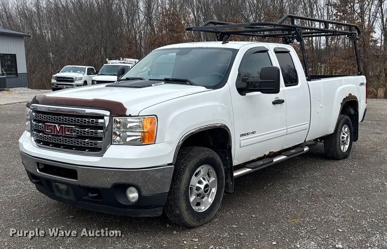image for item EA2236 2013 GMC Sierra 2500 Ext. Cab pickup truck