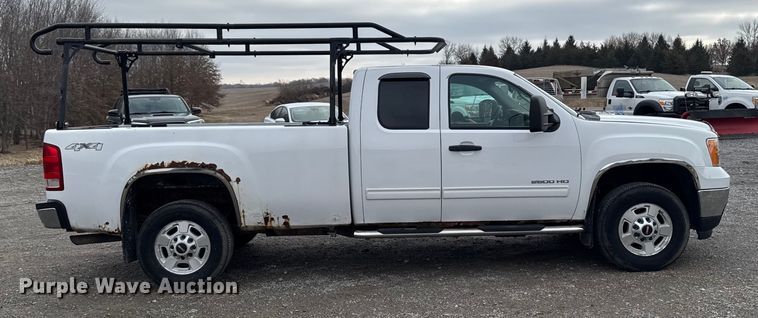 image for item EA2236 2013 GMC Sierra 2500 Ext. Cab pickup truck