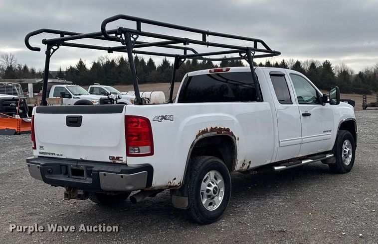 image for item EA2236 2013 GMC Sierra 2500 Ext. Cab pickup truck
