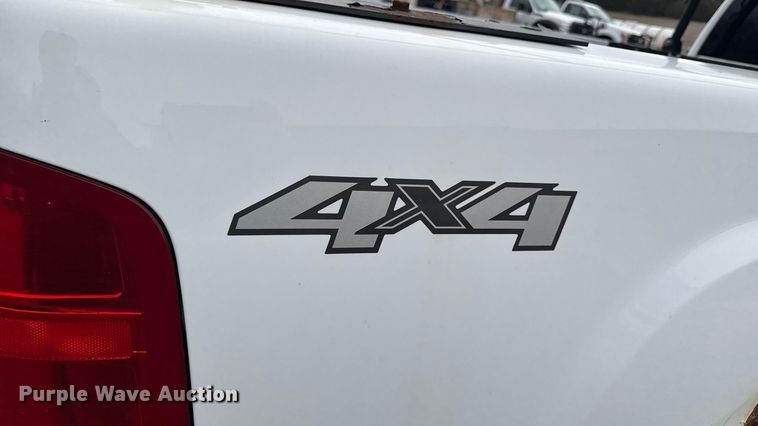 image for item EA2236 2013 GMC Sierra 2500 Ext. Cab pickup truck