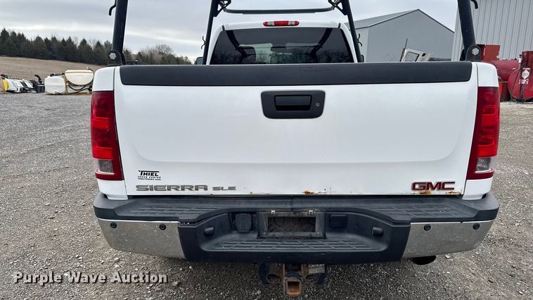 image for item EA2236 2013 GMC Sierra 2500 Ext. Cab pickup truck