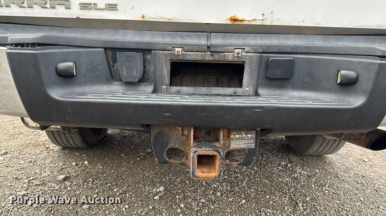 image for item EA2236 2013 GMC Sierra 2500 Ext. Cab pickup truck