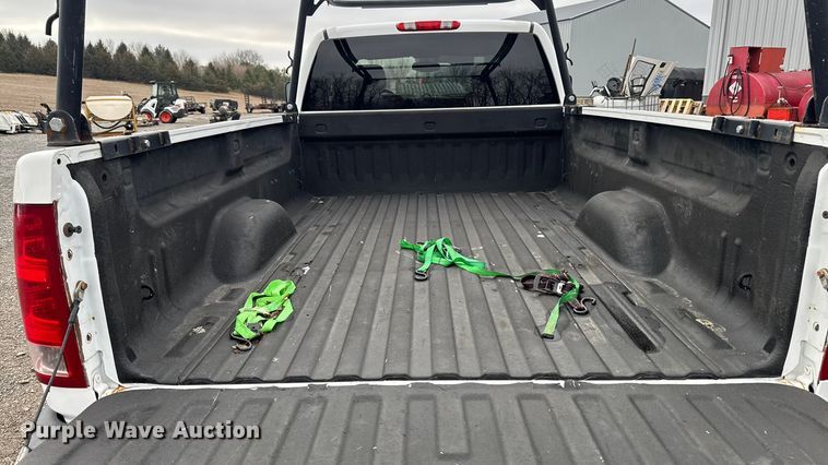 image for item EA2236 2013 GMC Sierra 2500 Ext. Cab pickup truck