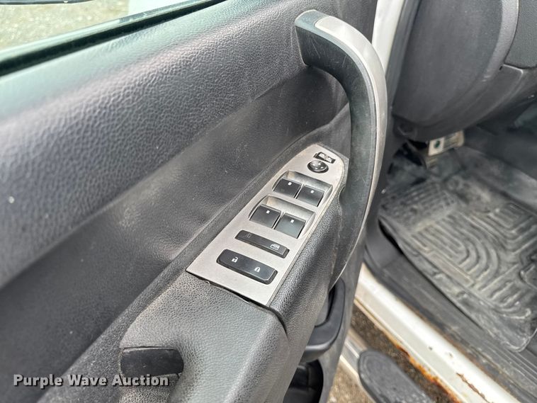 image for item EA2236 2013 GMC Sierra 2500 Ext. Cab pickup truck