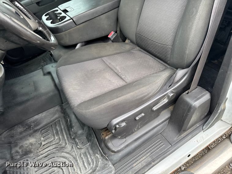 image for item EA2236 2013 GMC Sierra 2500 Ext. Cab pickup truck