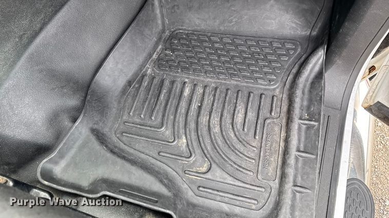 image for item EA2236 2013 GMC Sierra 2500 Ext. Cab pickup truck