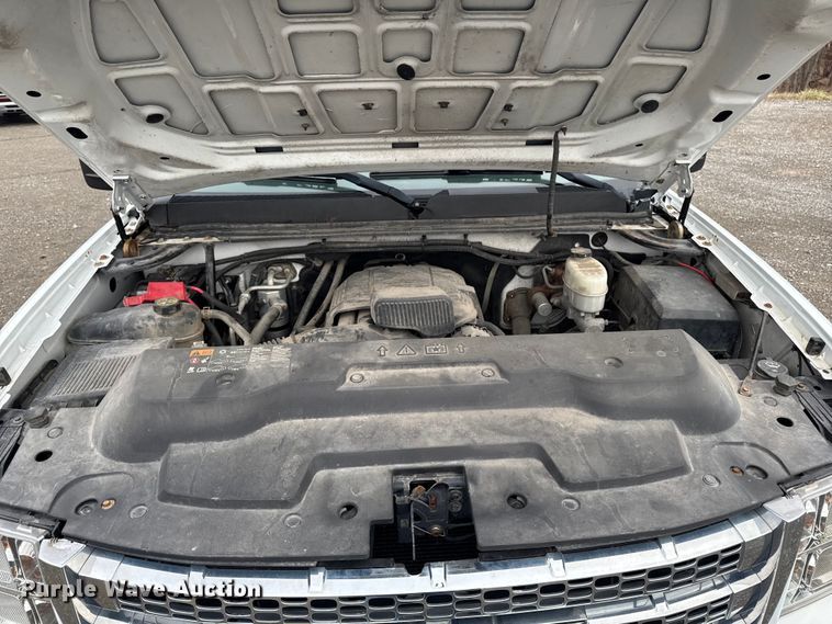 image for item EA2236 2013 GMC Sierra 2500 Ext. Cab pickup truck