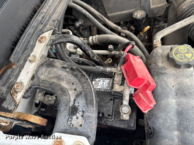 image for item EA2236 2013 GMC Sierra 2500 Ext. Cab pickup truck