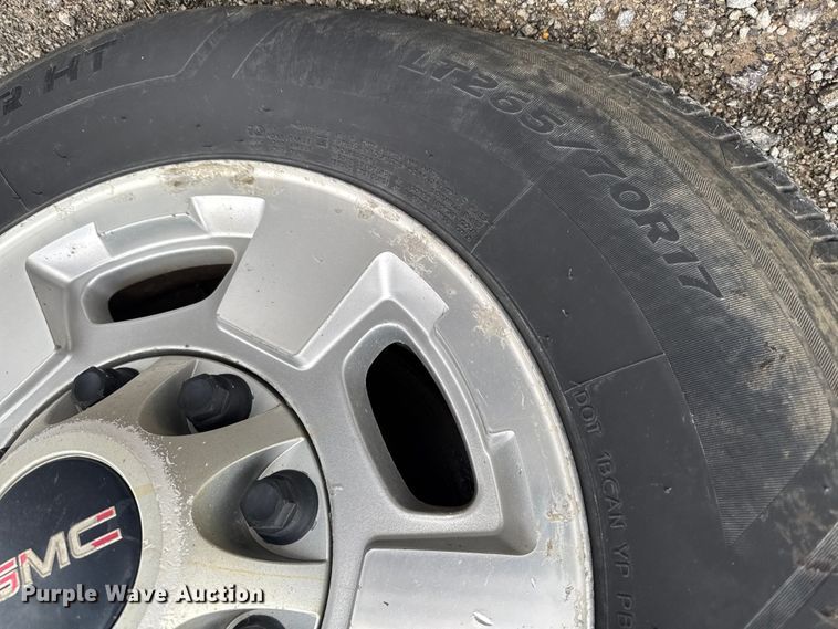 image for item EA2236 2013 GMC Sierra 2500 Ext. Cab pickup truck