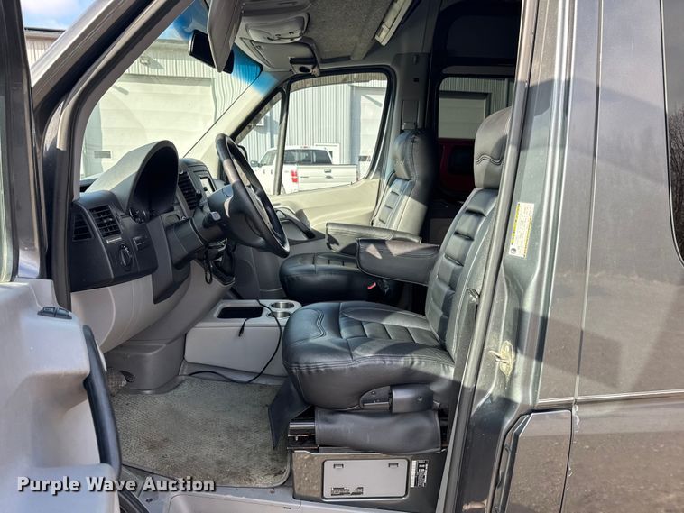 image for item EA2237 2007 Dodge Sprinter 2500 van