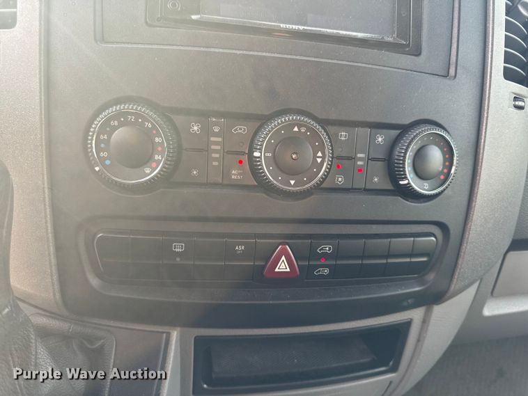 image for item EA2237 2007 Dodge Sprinter 2500 van