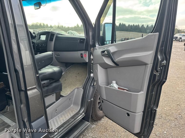 image for item EA2237 2007 Dodge Sprinter 2500 van