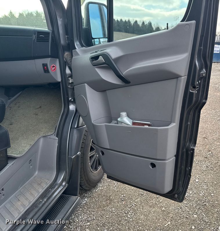 image for item EA2237 2007 Dodge Sprinter 2500 van