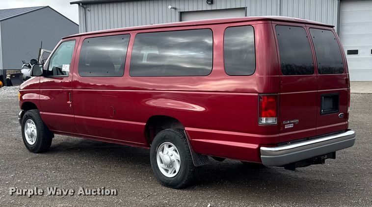 image for item EA2238 1998 Ford E350 Super Duty XLT van