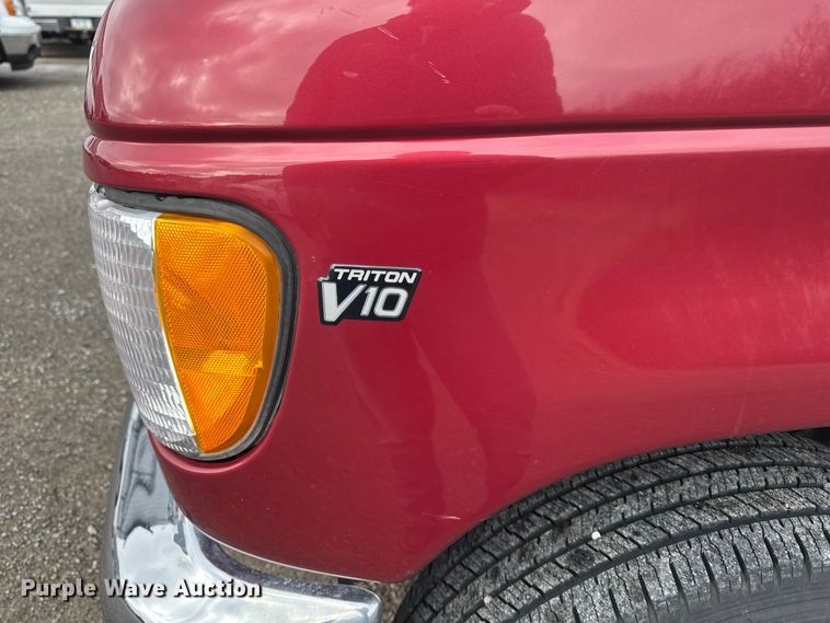 image for item EA2238 1998 Ford E350 Super Duty XLT van