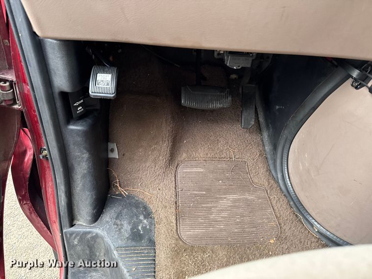 image for item EA2238 1998 Ford E350 Super Duty XLT van