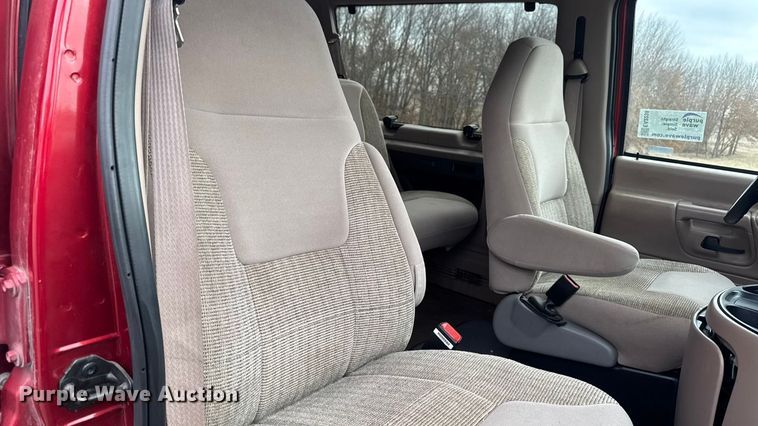 image for item EA2238 1998 Ford E350 Super Duty XLT van