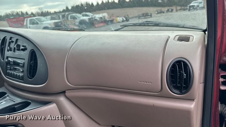 image for item EA2238 1998 Ford E350 Super Duty XLT van