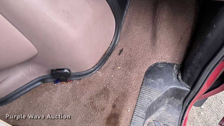 image for item EA2238 1998 Ford E350 Super Duty XLT van