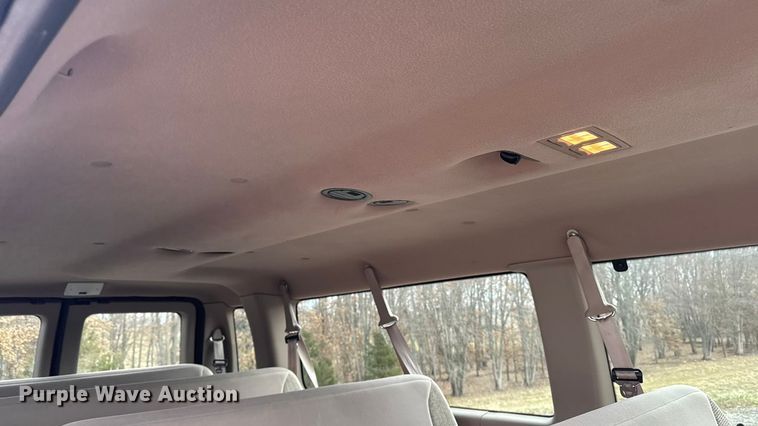 image for item EA2238 1998 Ford E350 Super Duty XLT van