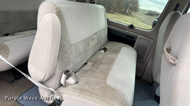 image for item EA2238 1998 Ford E350 Super Duty XLT van