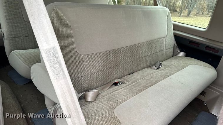 image for item EA2238 1998 Ford E350 Super Duty XLT van