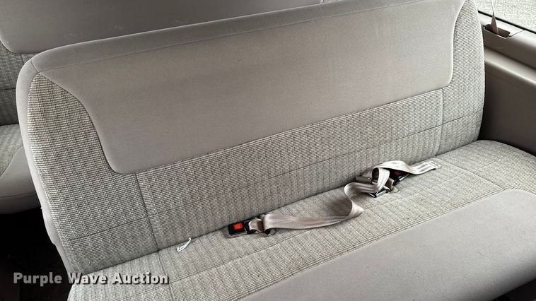 image for item EA2238 1998 Ford E350 Super Duty XLT van