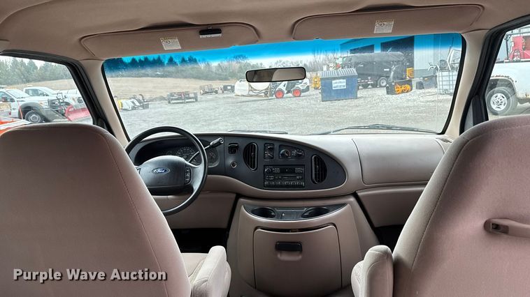 image for item EA2238 1998 Ford E350 Super Duty XLT van