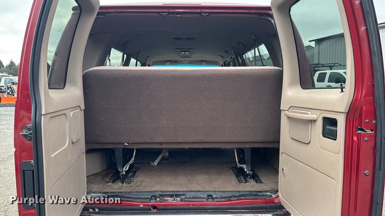 image for item EA2238 1998 Ford E350 Super Duty XLT van