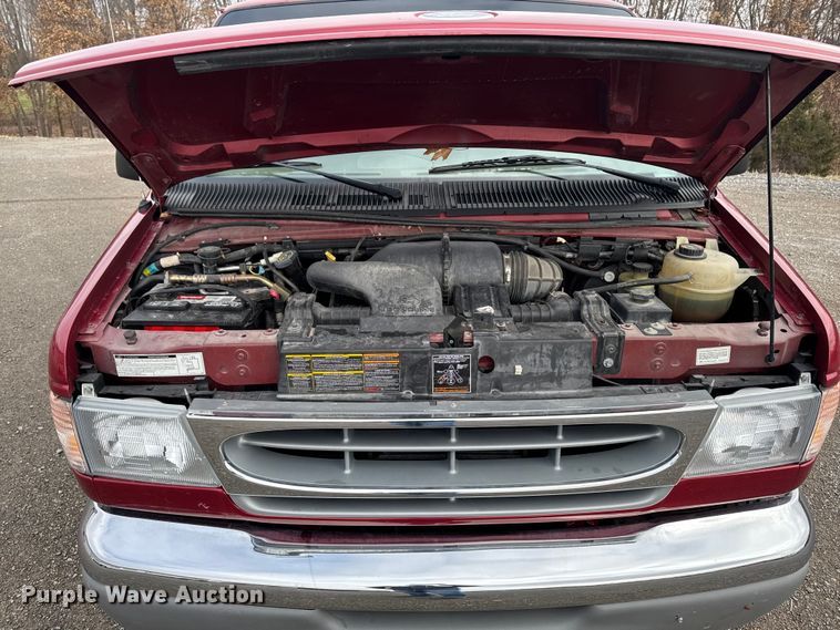 image for item EA2238 1998 Ford E350 Super Duty XLT van