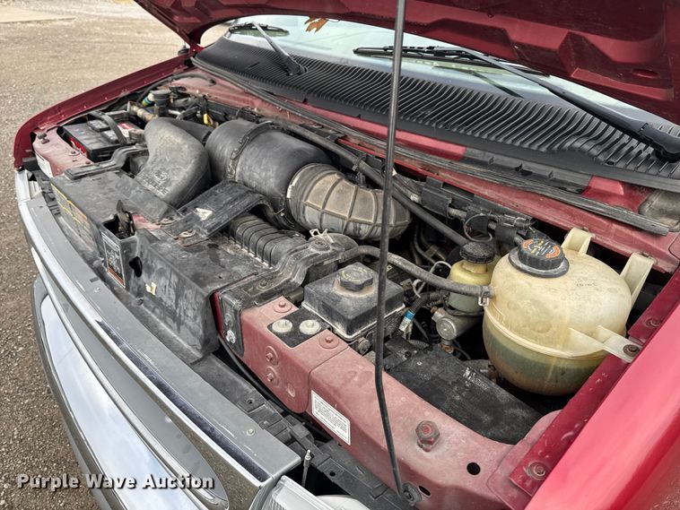 image for item EA2238 1998 Ford E350 Super Duty XLT van