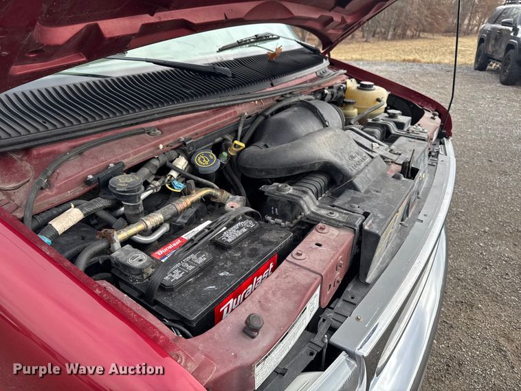 image for item EA2238 1998 Ford E350 Super Duty XLT van